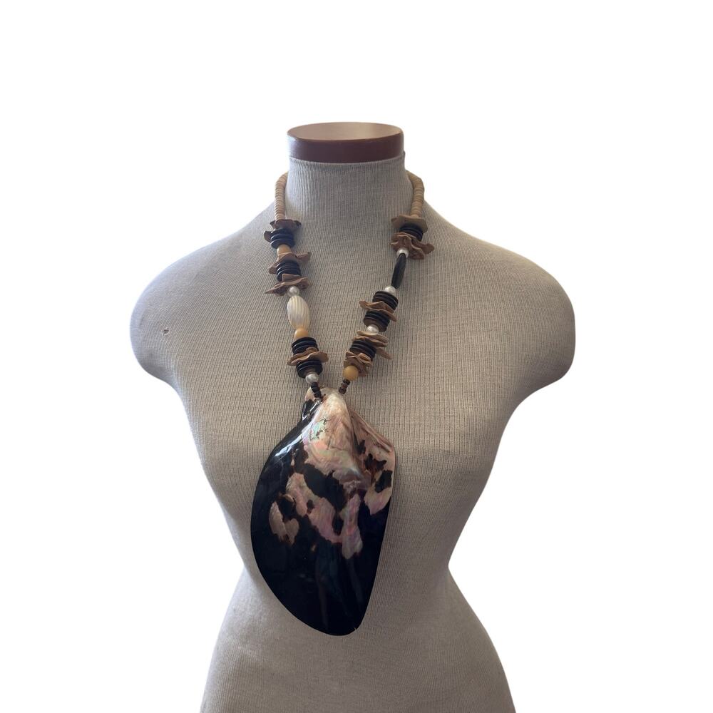 Vintage Massive Shell wood / Coconut beaded statement Necklace